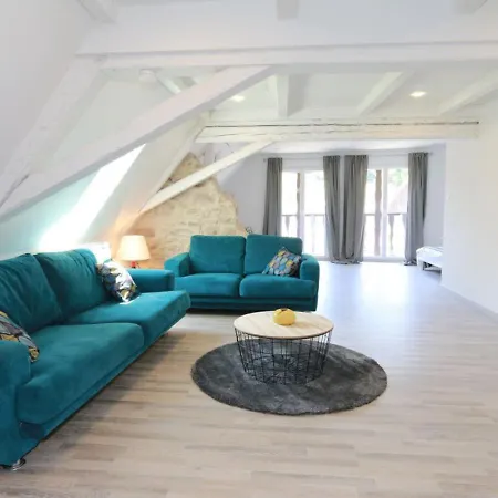 Les Glycines Au Coeur De L'alsace *